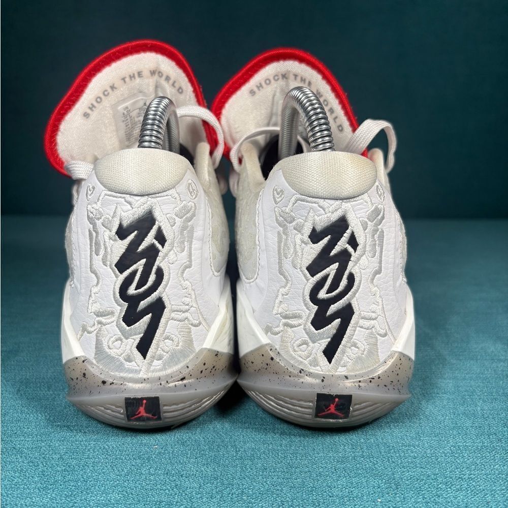 Size 6.5Y/8Women - Nike Air Jordan Zion 3 shoe - Picture 2 of 9